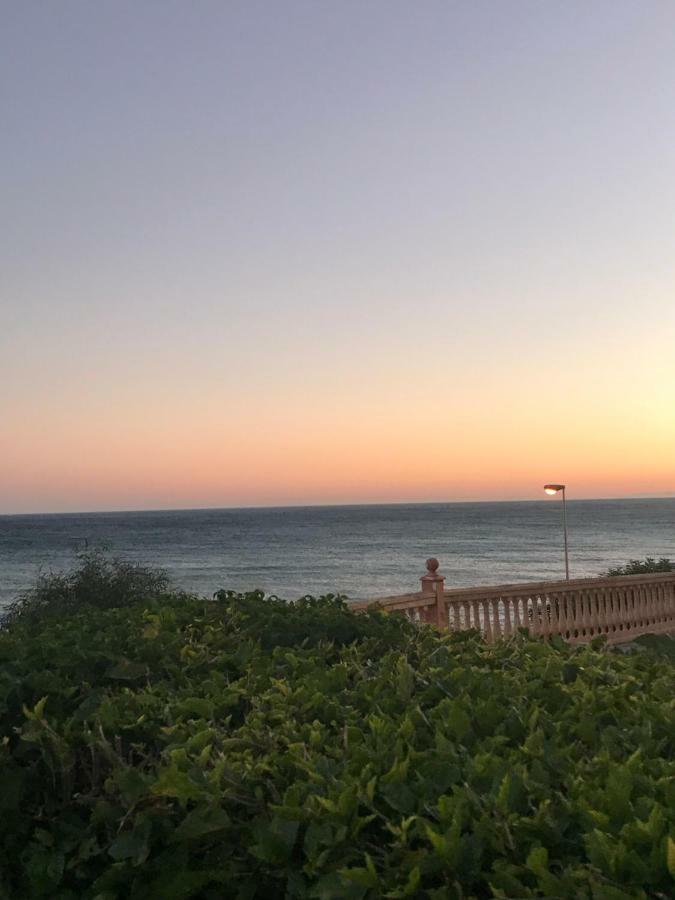 Beachfront Frente Al Mar Con Jardin Lejlighed Fuengirola Eksteriør billede