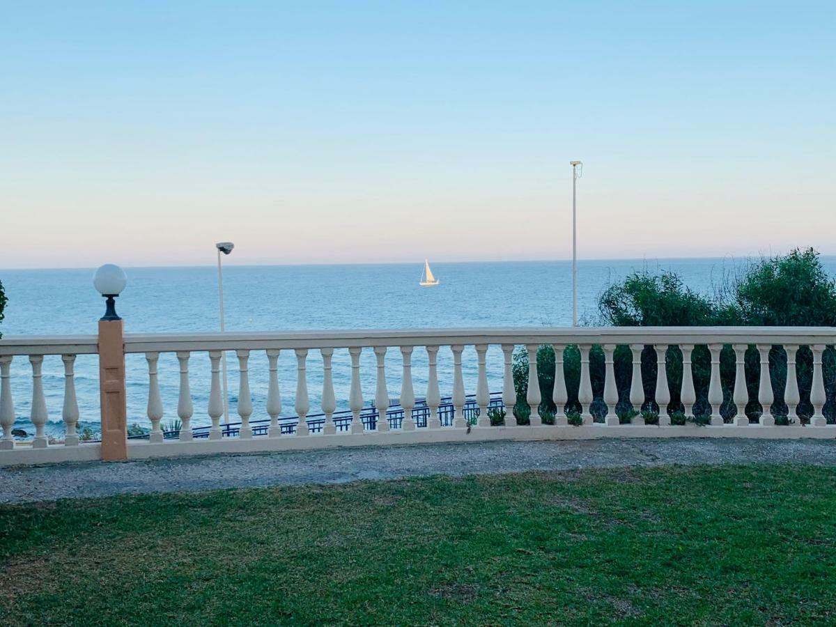 Beachfront Frente Al Mar Con Jardin Lejlighed Fuengirola Eksteriør billede